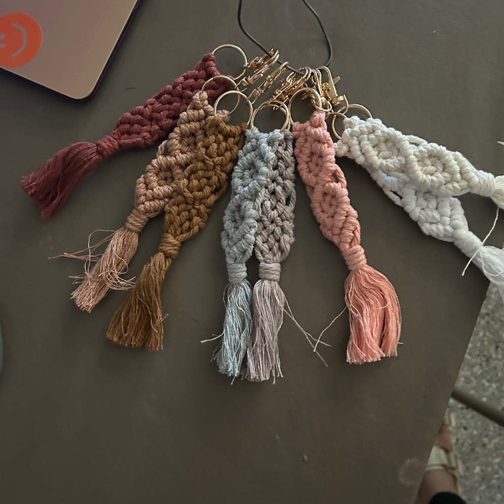 Macramé Keychain - Neutral Tones - NWOT Pick 1 - Picture 2 of 5